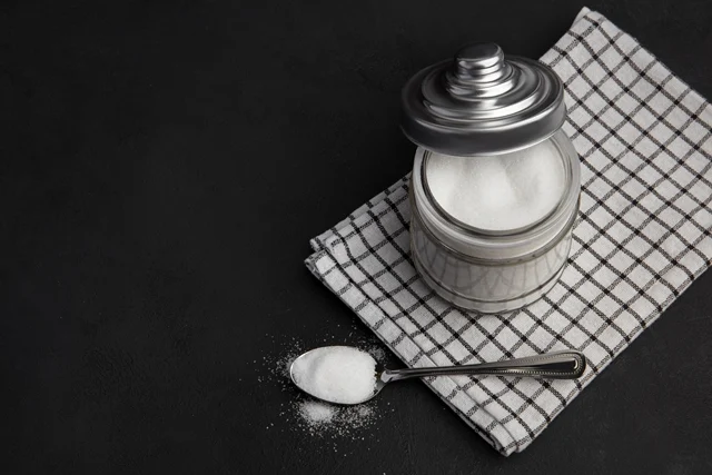 Rahasia Garam: Senjata Ampuh Usir Lintah dan Siput dari Sekitar Rumah